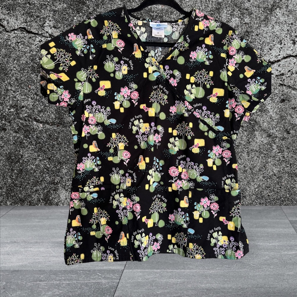 SB Scrubs, Love Nature Floral Print, Birds, Grass, Leaves  Size Medium